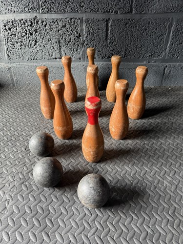 Vintage pub wooden - pub, skittles
