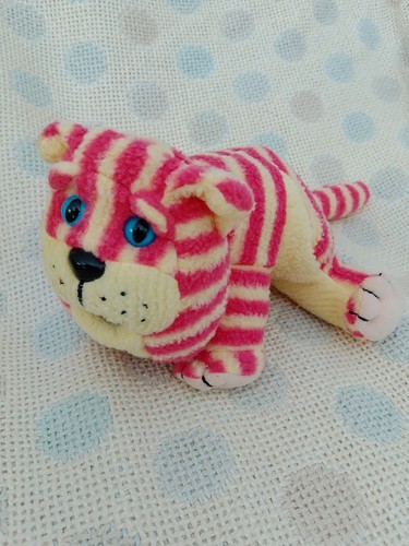 Vintage golden bear talking - golden,