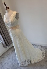 White Satin & Lace Full Skirted Wedding Dress w/ Train and Lace Up Back Size 14