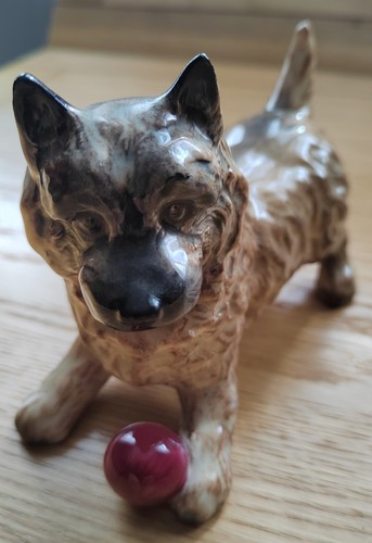 Dog figurine beswick - by,