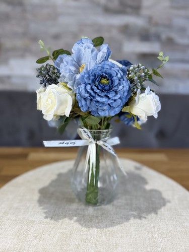 Blue and cream - blue, artificial