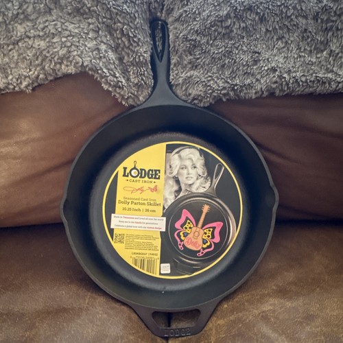 Lodge dolly parton in - lodge,