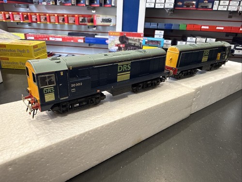 Pair lima class locos - pair,