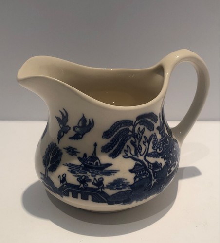 Blue willow creamer english - blue,