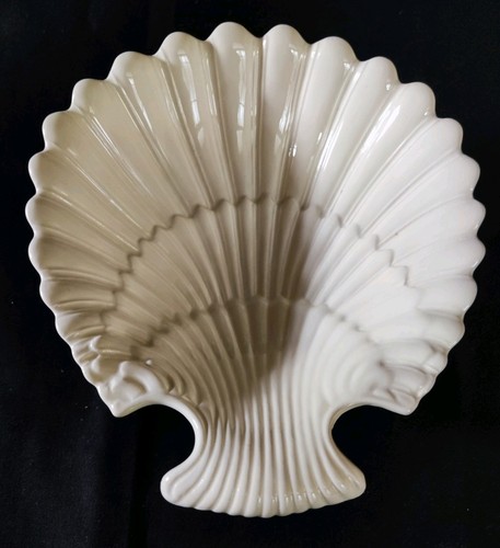 Vintage royal creamware shell - royal,