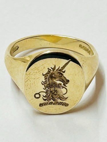9ct solid gold unicorn - solid,