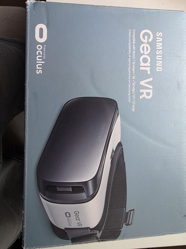 Brand new box samsung - in, gear