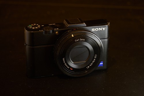 Sony rx100 advanced compact - advanced,