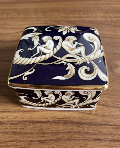 1995 wedgwood cornucopia bone - 1995,