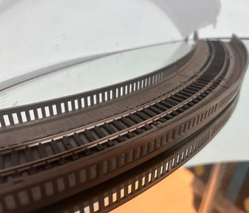 Gauge raised large - large, curved