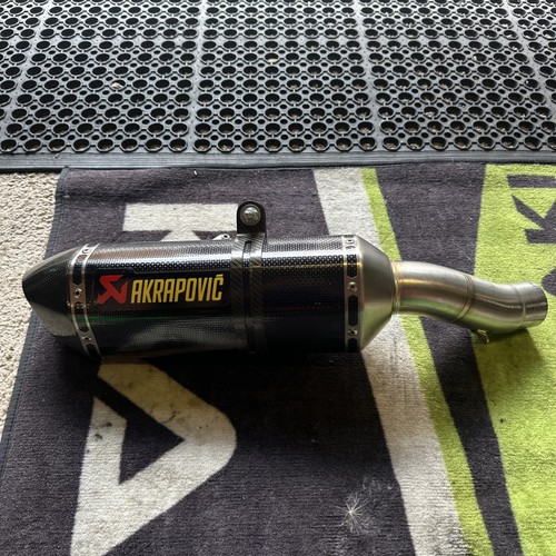 Akrapovic carbon fibre end can - carbon,