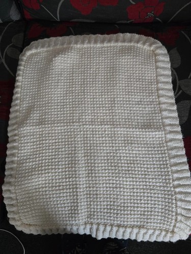 Knitted cream pram moses