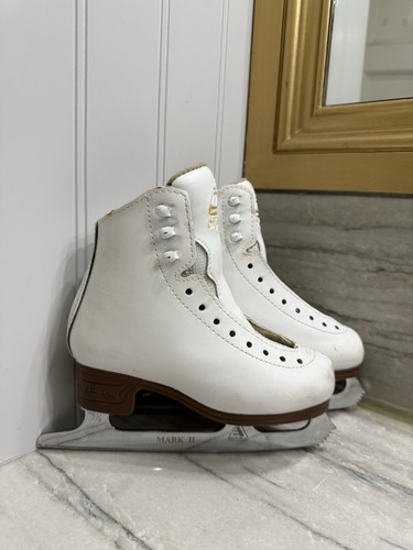 Jackson mystique figure skates - figure,