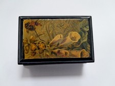 ANTIQUE VICTORIAN MAUCHLINE WARE BLACK LACQUER FLORAL SEWING NEEDLE/TRINKET BOX