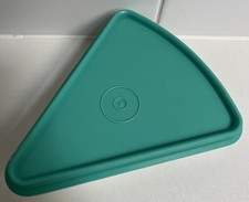 Vintage Tupperware Pie Cake