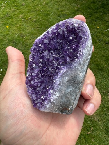Dark purple amethyst - , geode