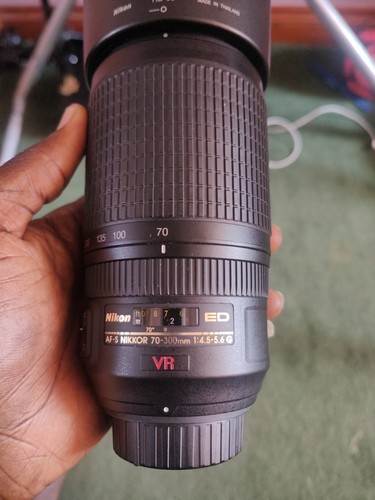 Nikon nikkor 70 - ed,