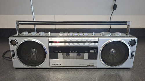 Sanyo m7130l stereo radio - sanyo,