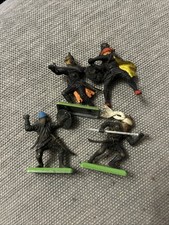 Vintage Britains Deetail Toy Soldiers From Their Knights and Saracens Range x 4