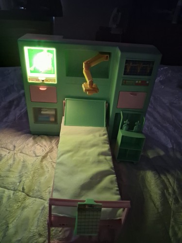 Vintage sindy nursing - nursing, hospital