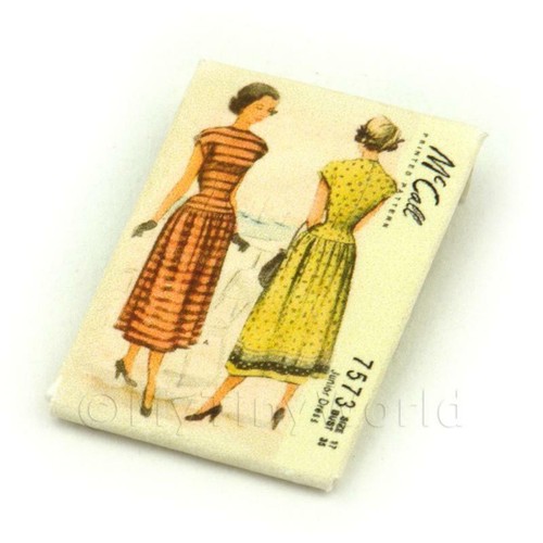 Dolls house miniature mccall - miniature,