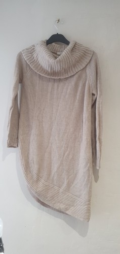 Unusual soft warm marks - &, &