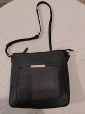 New not used Nine West Classic Crossbody bag Pratical everyday smart bag. Great!