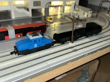 Kato 14-504-1 N Gauge Blue Electric Freight Train Powered Pocket Line 