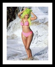Nicki Minaj Autograph Signed &