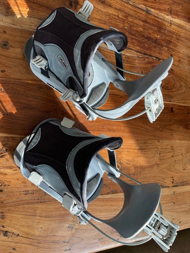Flow snowboard bindings large - flow,