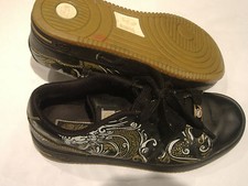 BOYS RHINO UNLTD SHOES - SIZE 4