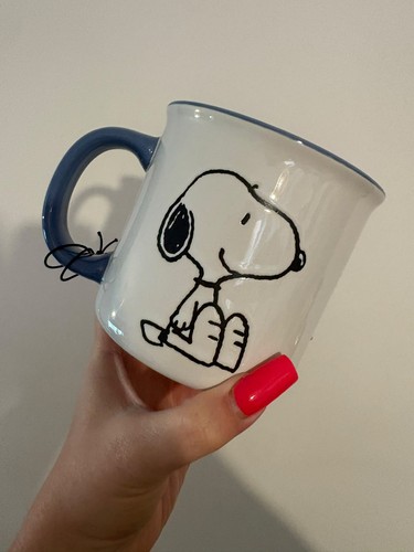 Snoopy woodstock sitting - snoopy,