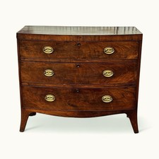 Georgian Mahogany Bow Front Chest Of Drawers. Nice Small Proportions