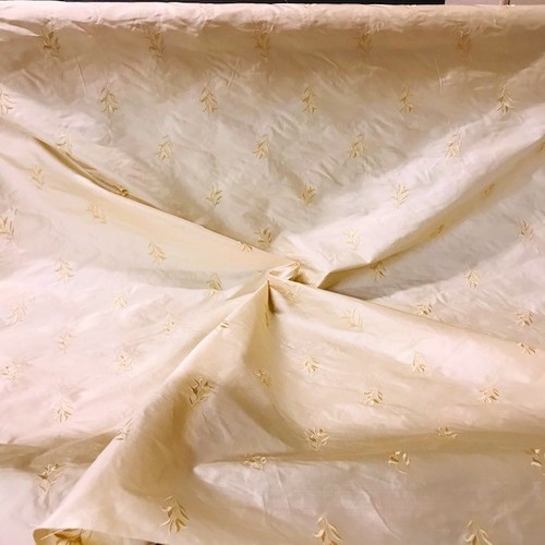 Embroidered pure silk fabric - pure,