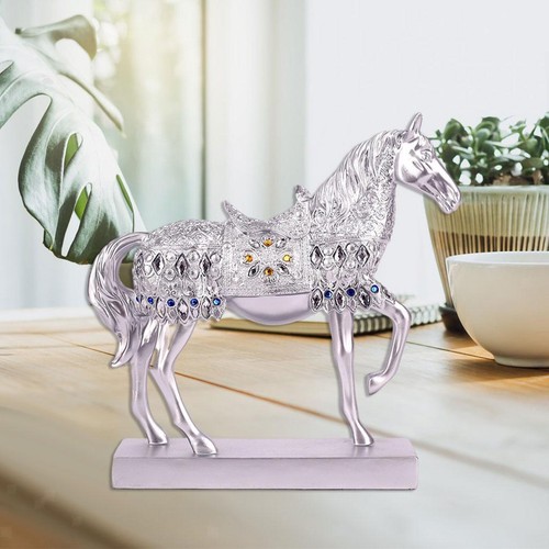 Exquisite trotting horse - exquisite,