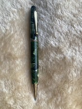 Vintage parker propelling pencil in green marble, working.