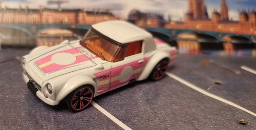 Hot wheels neon nissan datsun - hot,
