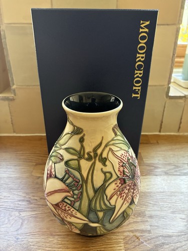 Boxed moorcroft lilies the - boxed,