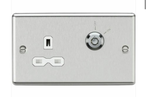 Knightsbridge lockable socket - lockable,