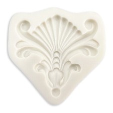 Baroque Vintage Shell Fan