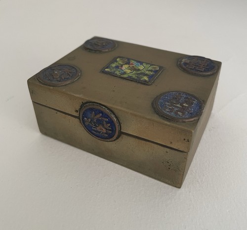 Vintage small metal enamel - metal,