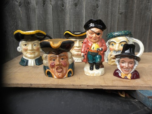 Toby character jug - /,