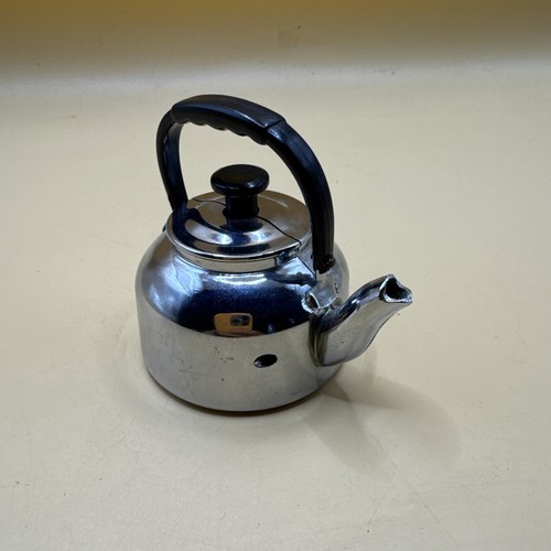 Kettle novelty gas lighter