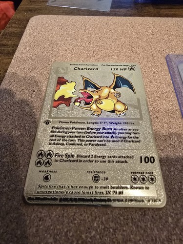 Charizard metal gold - metal,