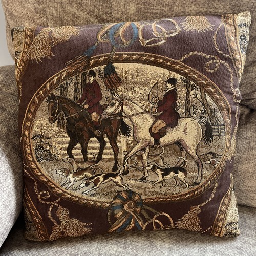 Vintage english style fox hunt - style,