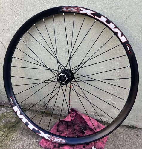 Front wheel thru axle 15mm - axle, x