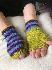 Ladies fingerless mittens