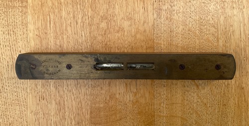 Vintage spirit level j - vintage,
