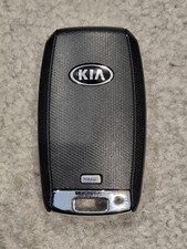 KIA 3 BUTTON KEYLESS REMOTE CAR KEY FOB IN WORKING ORDER. (REF 584/5)