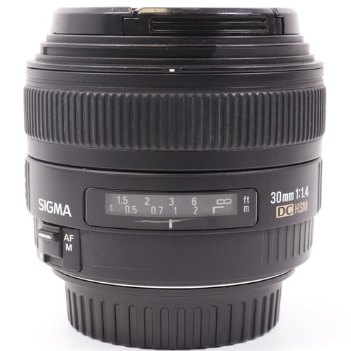 Sigma 30mm ex dc hsm - 30mm, f/1.4